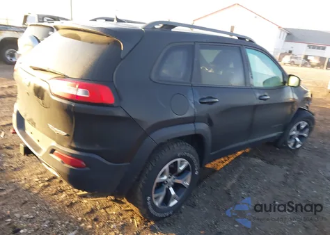 2016 Jeep Cherokee Trailhawk from USA, damaged, VIN 1C4PJMBS5GW102595